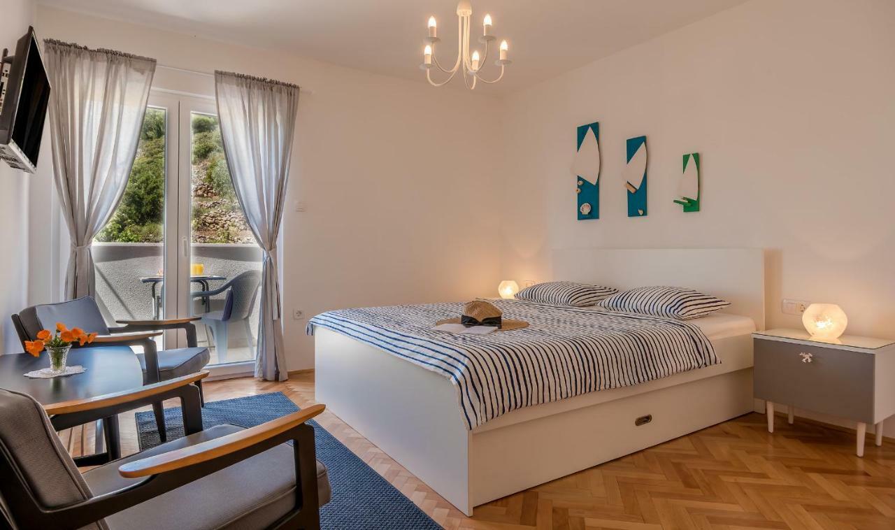 Casa Katalina Apartment คอมีชา ภายนอก รูปภาพ