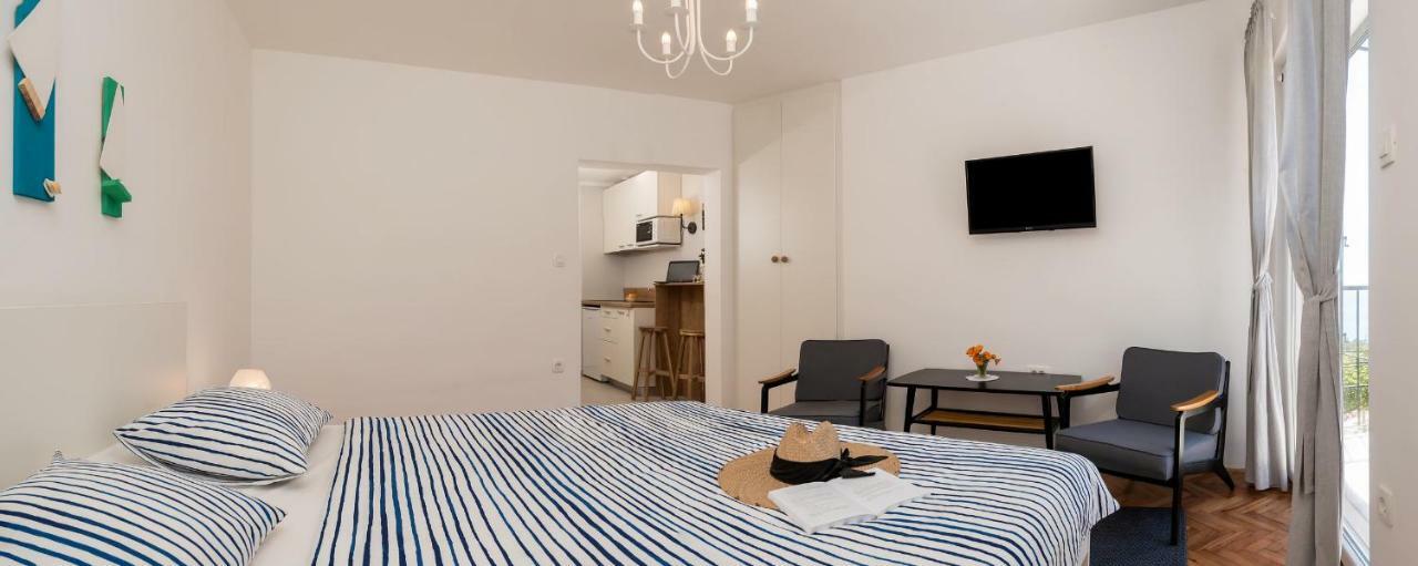 Casa Katalina Apartment คอมีชา ภายนอก รูปภาพ