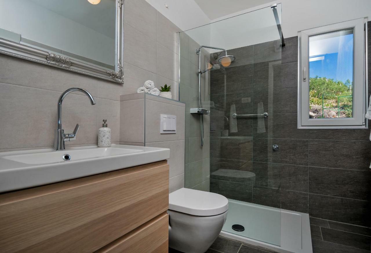 Casa Katalina Apartment คอมีชา ภายนอก รูปภาพ