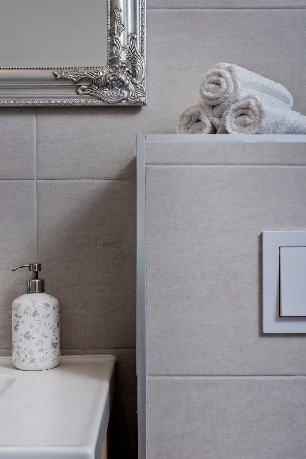 Casa Katalina Apartment คอมีชา ภายนอก รูปภาพ